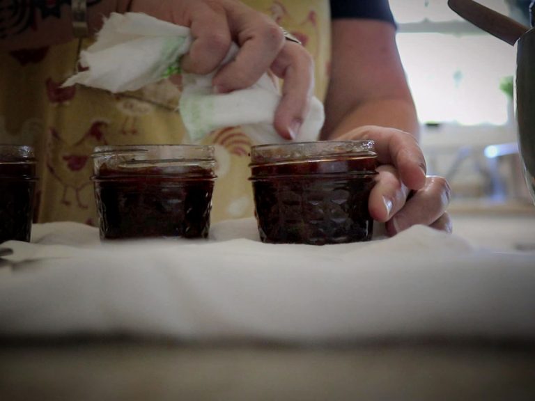 Maple Onion Jam (with Canning Video) Cosmopolitan Cornbread